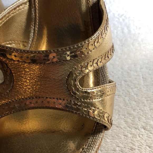 Sweet Sixteen Gold Metallic Wedges - Picture 7 of 10